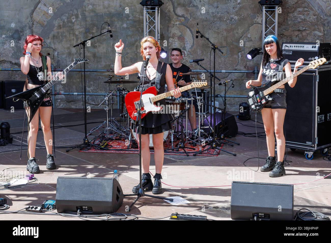 the-raccoonz-aus-erfurt-14062025-erfurt-deutschland-event-stadtfest-erfurt-krmerbrckenfest-2025-the-raccoonz-from-erfurt-14-06-2025-erfurt-germany-event-stadtfest-erfurt-krmerbrckenfest-2025-xprx-3BJHPHP