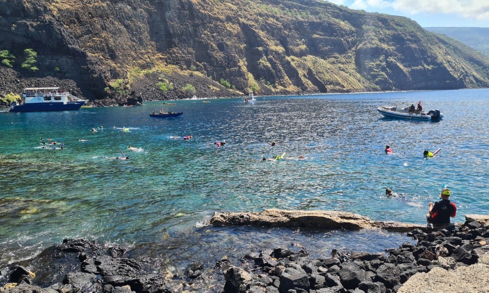 Kealakekua-bay-snorkeling-on-big-island-hawaii-1